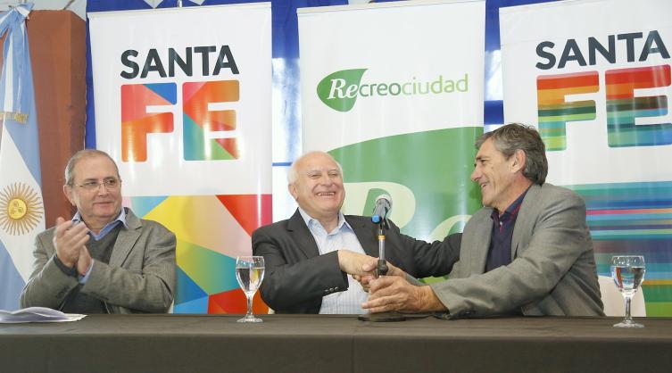 La provincia climatizará la pileta del Polideportivo de Recreo