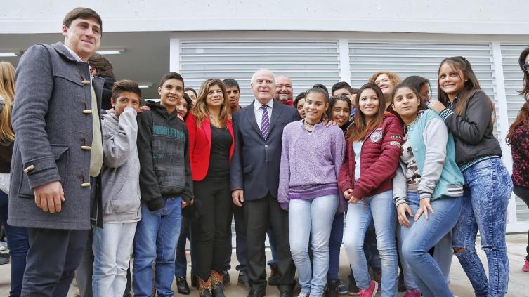 El gobernador recorrió una obra escolar en Santo Tomé