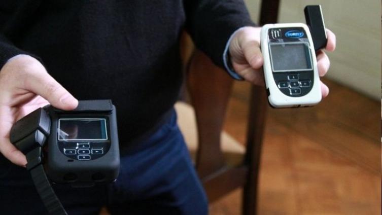 Prueban nuevas tobilleras electrónicas en Santa Fe