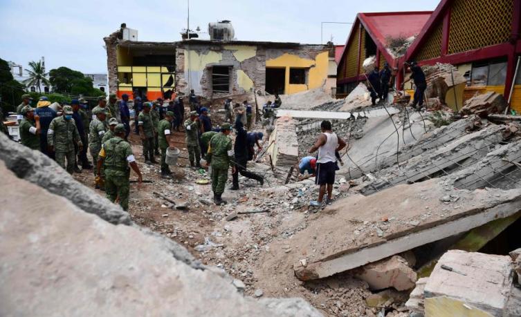 México sufre el sismo más fuerte en un siglo