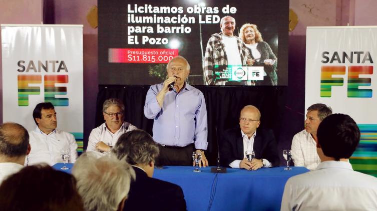 Un barrio de Santa Fe con nueva iluminación LED