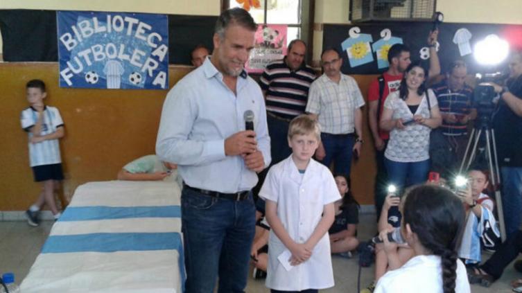 Inauguraron la Biblioteca Futbolera “Gabriel Batistuta” 