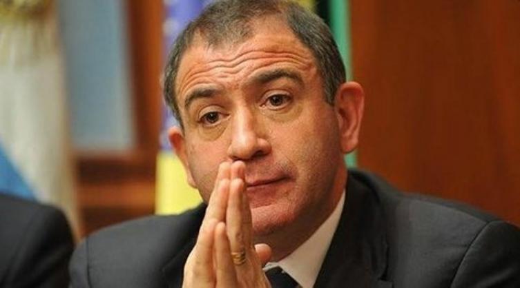  Ecuador pidió que echen al embajador argentino