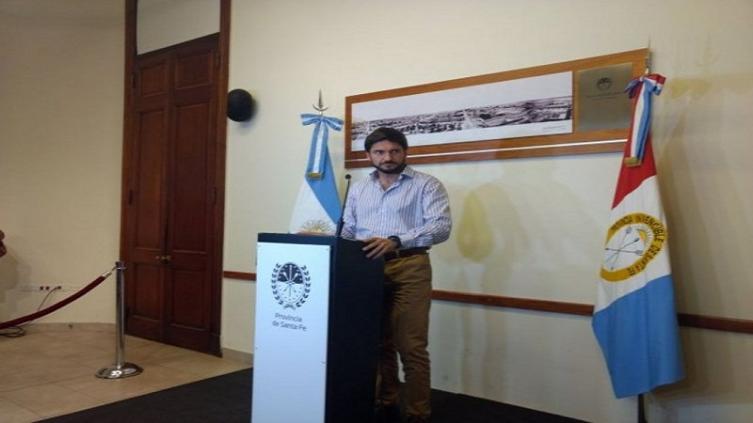 Pullaro cargó contra “los sectores más oscuros de la policía” 