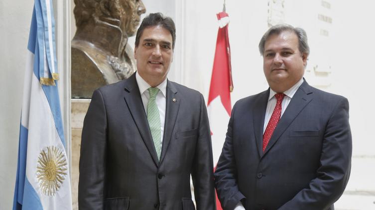 El ministro de Gobierno recibió al Embajador de Suiza