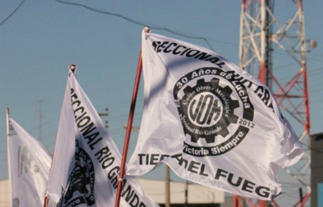 Metalúrgicos del sur congelan salarios por dos años 
