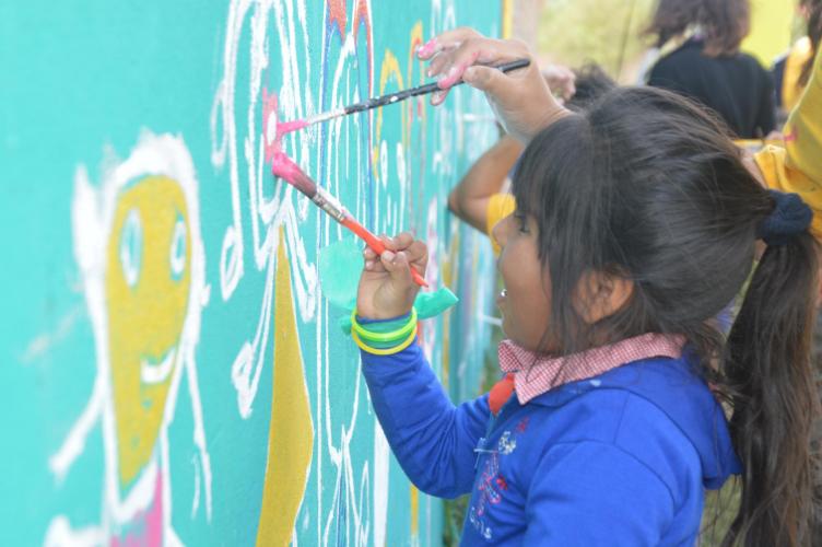 Un mural homenaje para las hermanas Cossettini