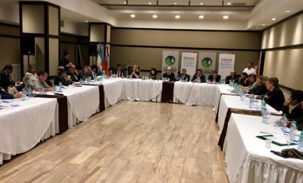 Cumbre en Santa Fe de Defensores del Pueblo de todo el país