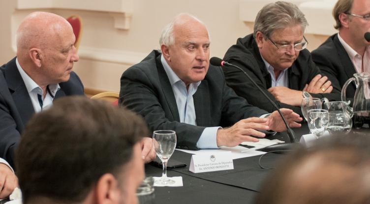 El Consenso Fiscal en manos de legisladores del FPCyS