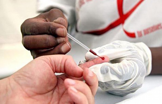 17 personas contraen SIDA por día en nuestro país