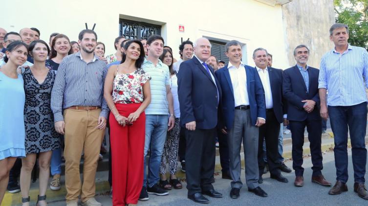 El gobernador en la asunción de dos intendentes