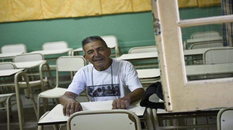 A los 72 años se dio el gusto de terminar el secundario