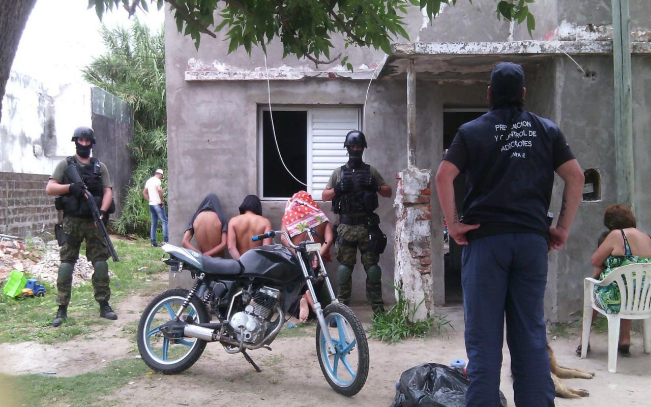 La Policía secuestró marihuana y cocaína en viviendas de Laguna Paiva