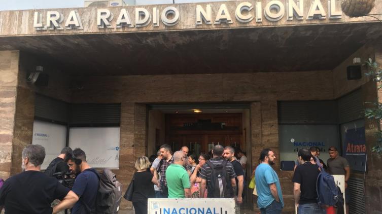 Denuncian despidos en Radio Nacional, Telam y la TV Pública