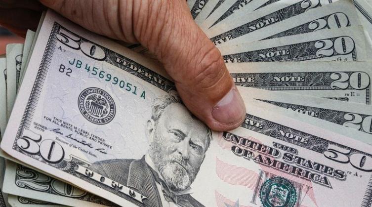 Se podrá comprar dólares en súper, quioscos y hoteles