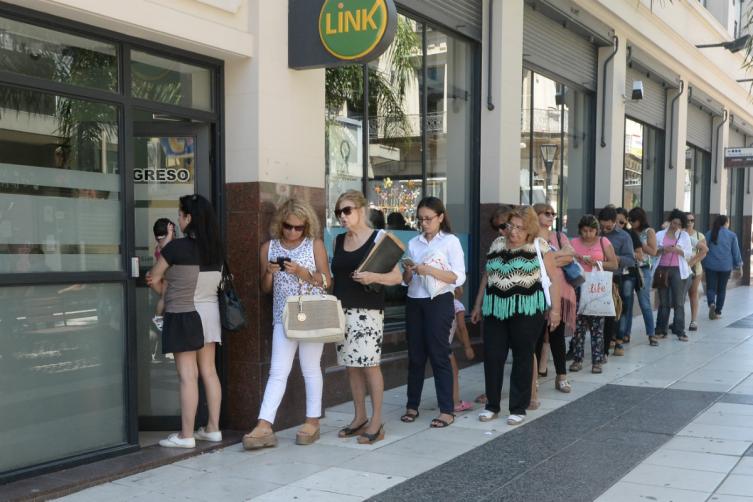 Argentina sin bancos por cinco días