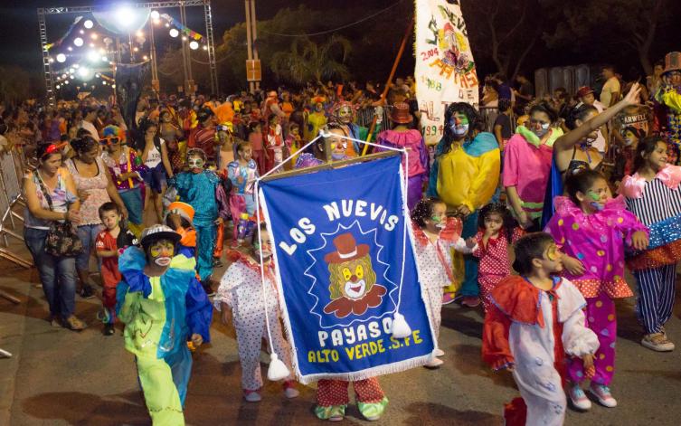 Más de 5 mil personas bailaron en los corsos de Santa Fe