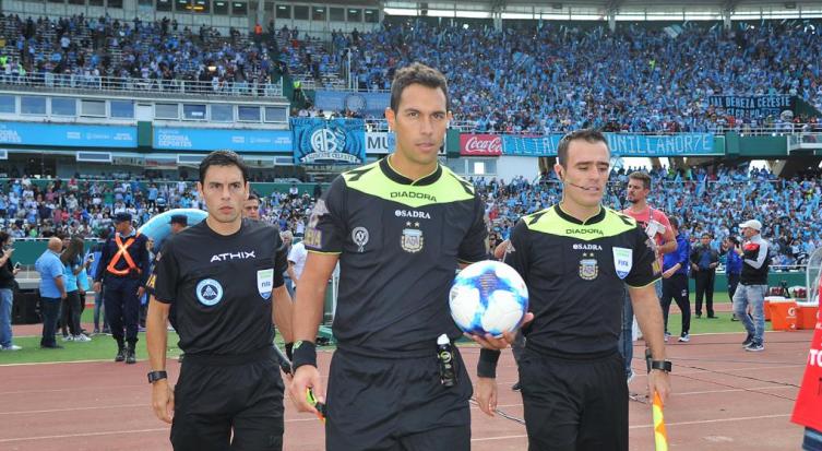 Los árbitros serán puestos a dedo en la Superliga