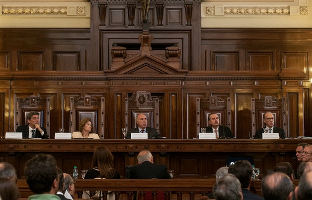 Los jueces de la Corte cobran 286.000 pesos en promedio