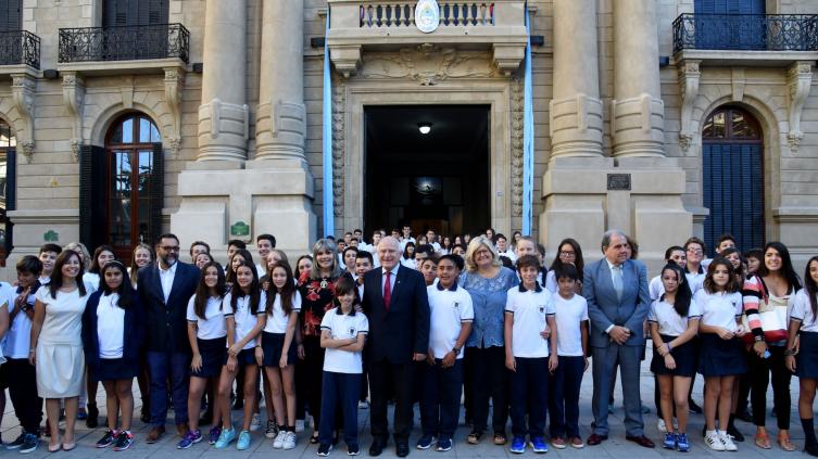 Santa Fe invertirá más de 2 mil millones de pesos en educación