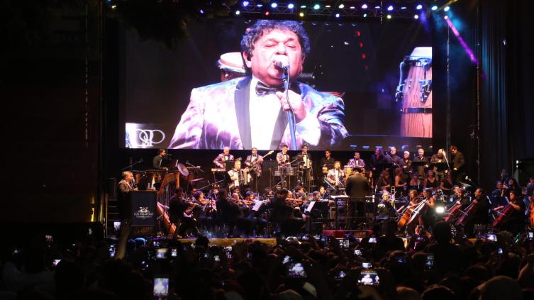 Los Palmeras hicieron bailar a 160 mil almas en el Obelisco