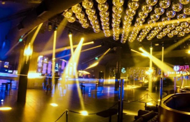 No la dejaron entrar a una disco por “gorda” 