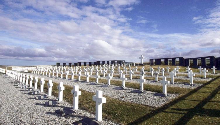 Tendrán nombres las tumbas de los soldados caídos en Malvinas
