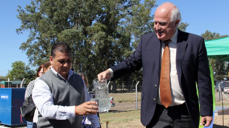 Lifschitz habilitó el agua potable a Sauce Viejo y Desvío Arijón 
