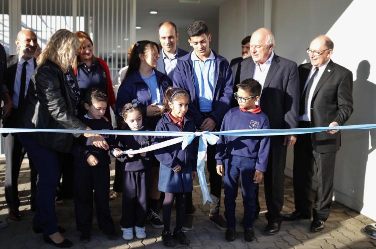Lifschitz inauguró un nuevo edificio escolar en Santa Fe
