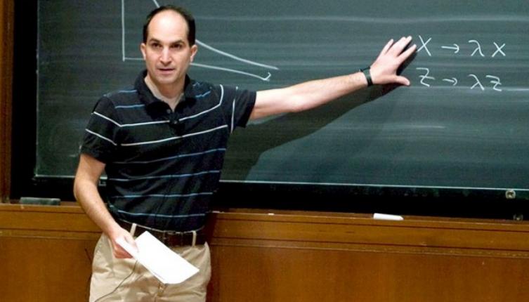 Un físico argentino en la puerta del Nobel 