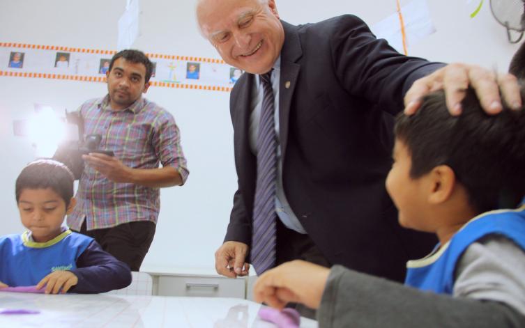 El gobernador visitó dos nuevas escuelas provinciales