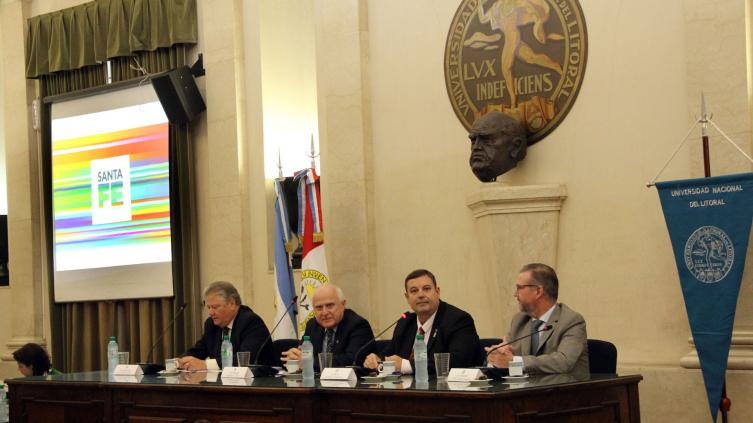 Lifschitz reunió a su gabinete de ministros en la UNL