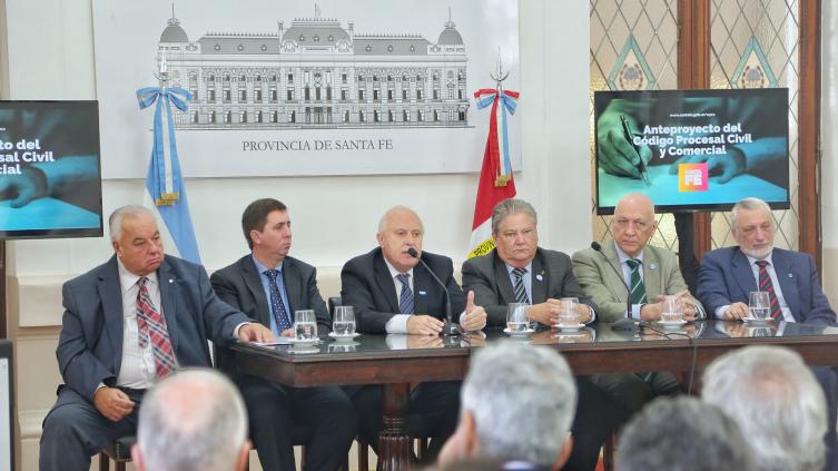 Lifschitz presentó el proyecto de nueva justicia civil y comercial 