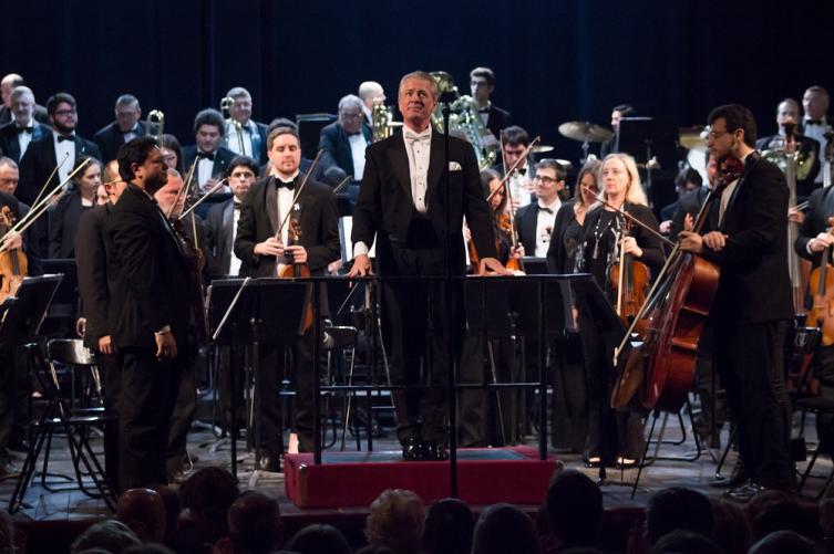 La Sinfónica Provincial vistió de gala el Teatro Municipal