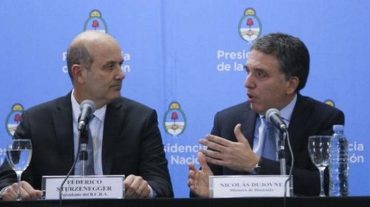 El FMI pide recortar USD 20 mil millones