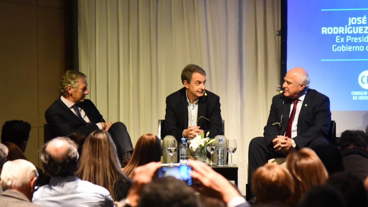 Lifschitz en una charla abierta con Rodríguez Zapatero