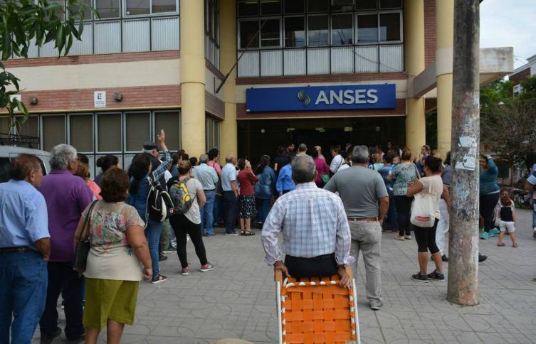 La Anses investiga la venta ilegal de turnos en Tucumán