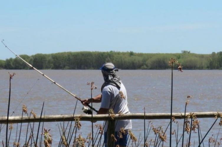 Una jueza autorizó a un preso a salir a pescar