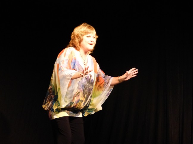 Alejandra Digliodo abre el ciclo de Teatro de Humor Fresco