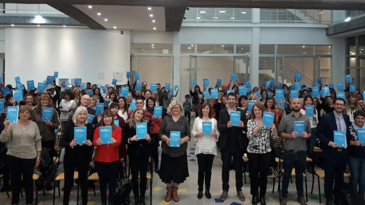 Presentaron un libro pedagógico destinado a docentes
