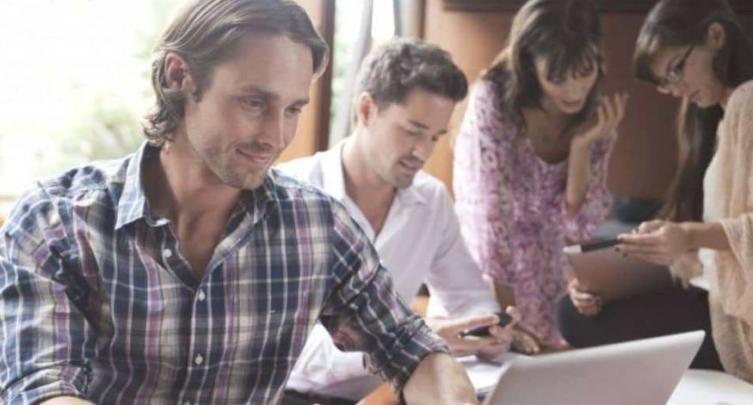 Una empresa implanta chips a sus trabajadores