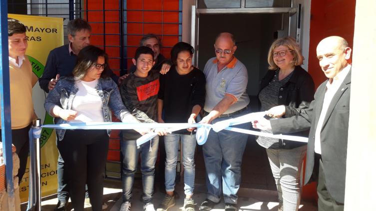 La provincia inauguró obras en dos escuelas