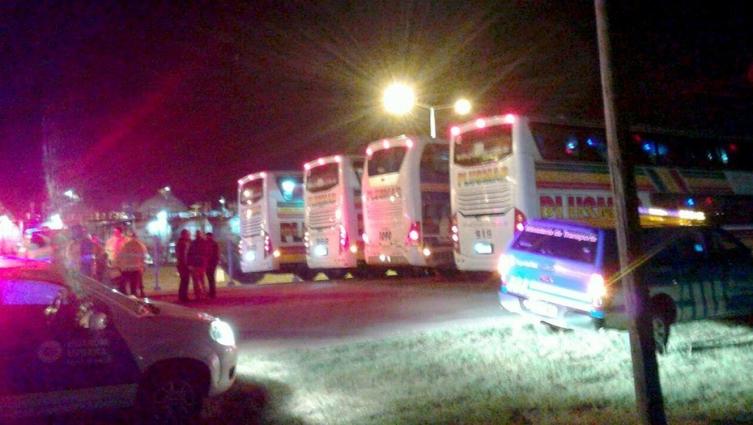 Choferes drogados llevaban un contingente de alumnos a Bariloche