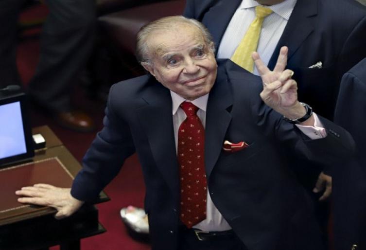 Absolvieron a Menem por venta ilegal de armas 